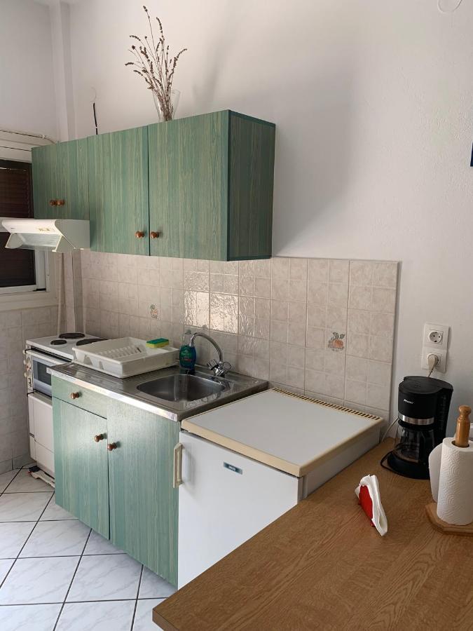 Eleftheria Studios And Apartments Ахарави Экстерьер фото