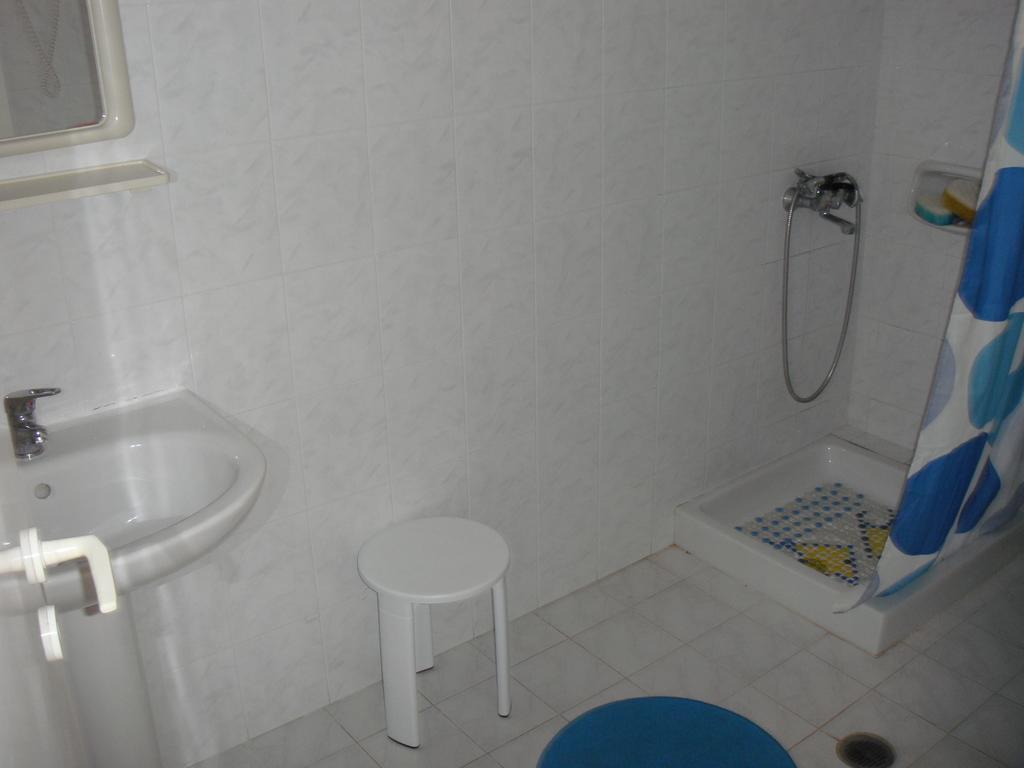 Eleftheria Studios And Apartments Ахарави Номер фото