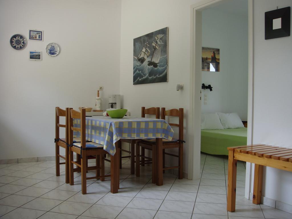 Eleftheria Studios And Apartments Ахарави Номер фото
